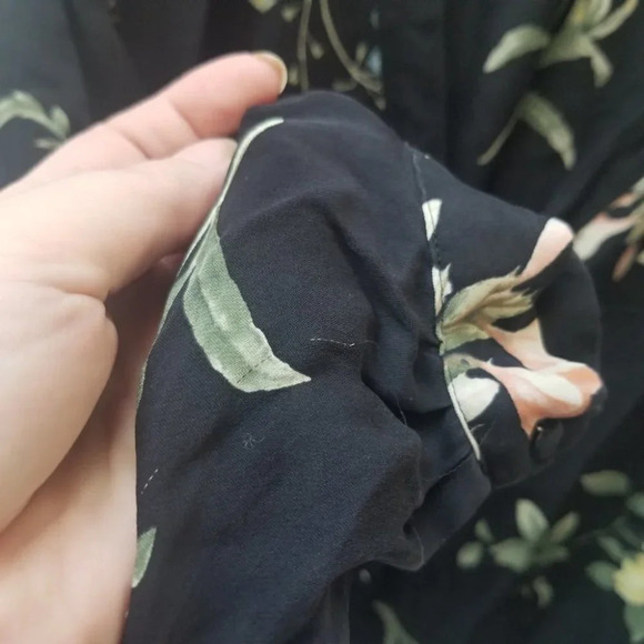 Joie  Navy Blue Floral V-neck Button Up Silk Blouse L - Picture 6 of 8